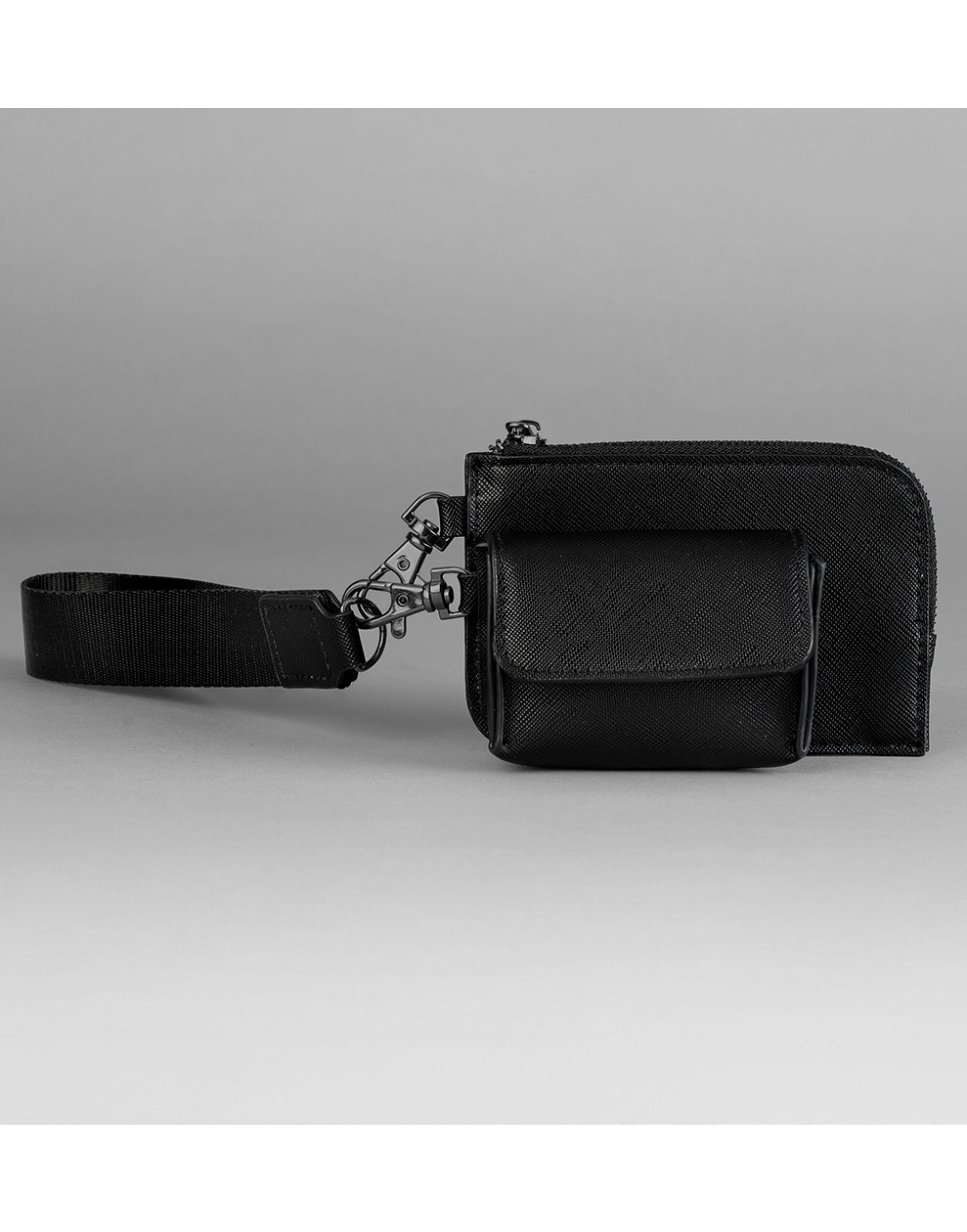 Boutique Pouch Wristlet - Black/Black